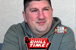 四川女篮主帅：韩旭投篮很好 开场进了会一直投 小宝更喜欢对抗