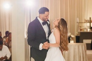 kaiyun-终成眷属！瑞秋晒与罗伯森结婚照 七年恋情修得正果