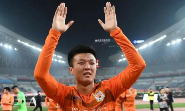 开云在线-泰山春训练新人内外都要抓 报名亚冠三将着眼未来